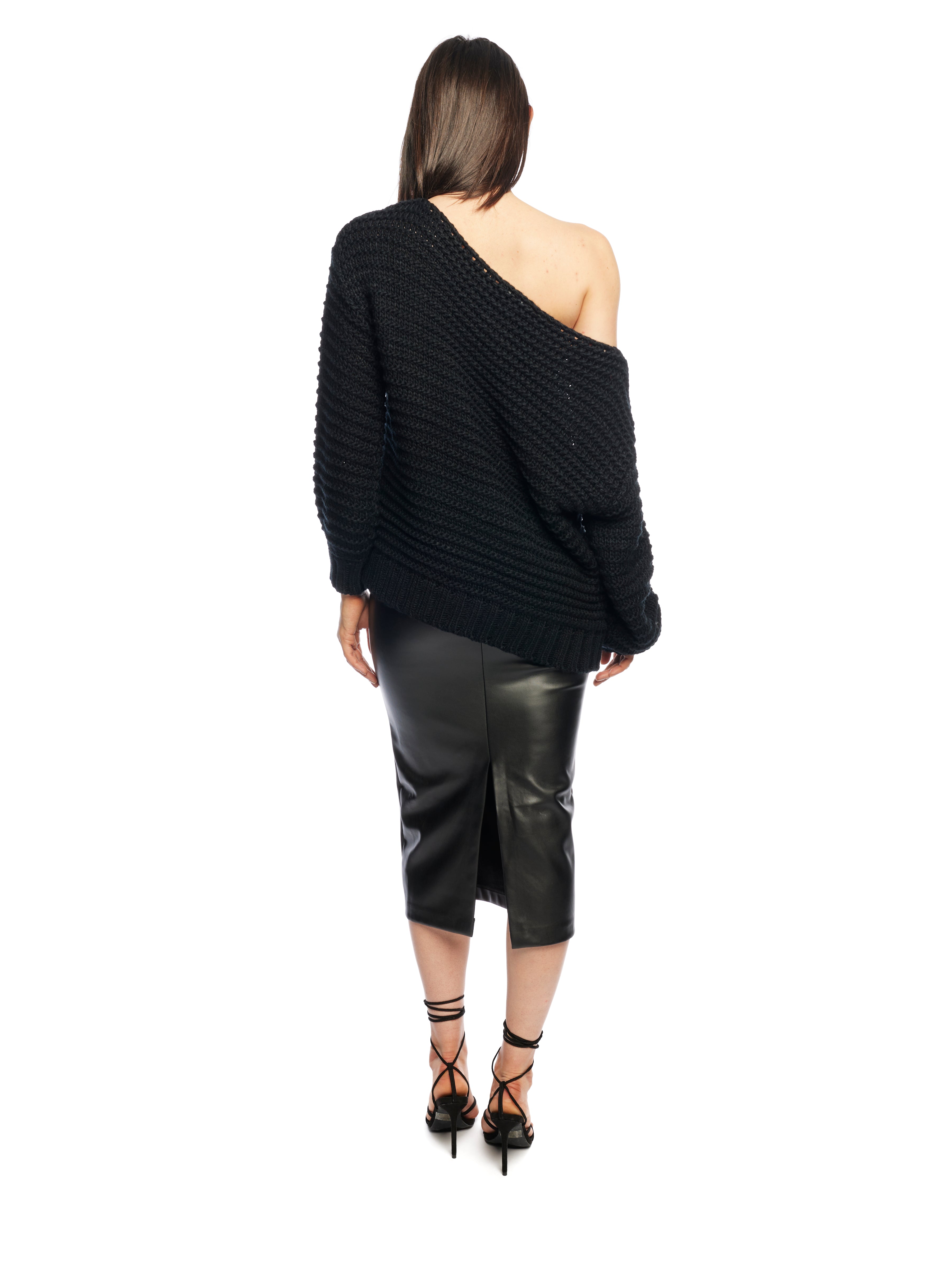 Ballet neck sweater with long balloon sleeves, ribbed cuffs and hem and a drop shoulder in black