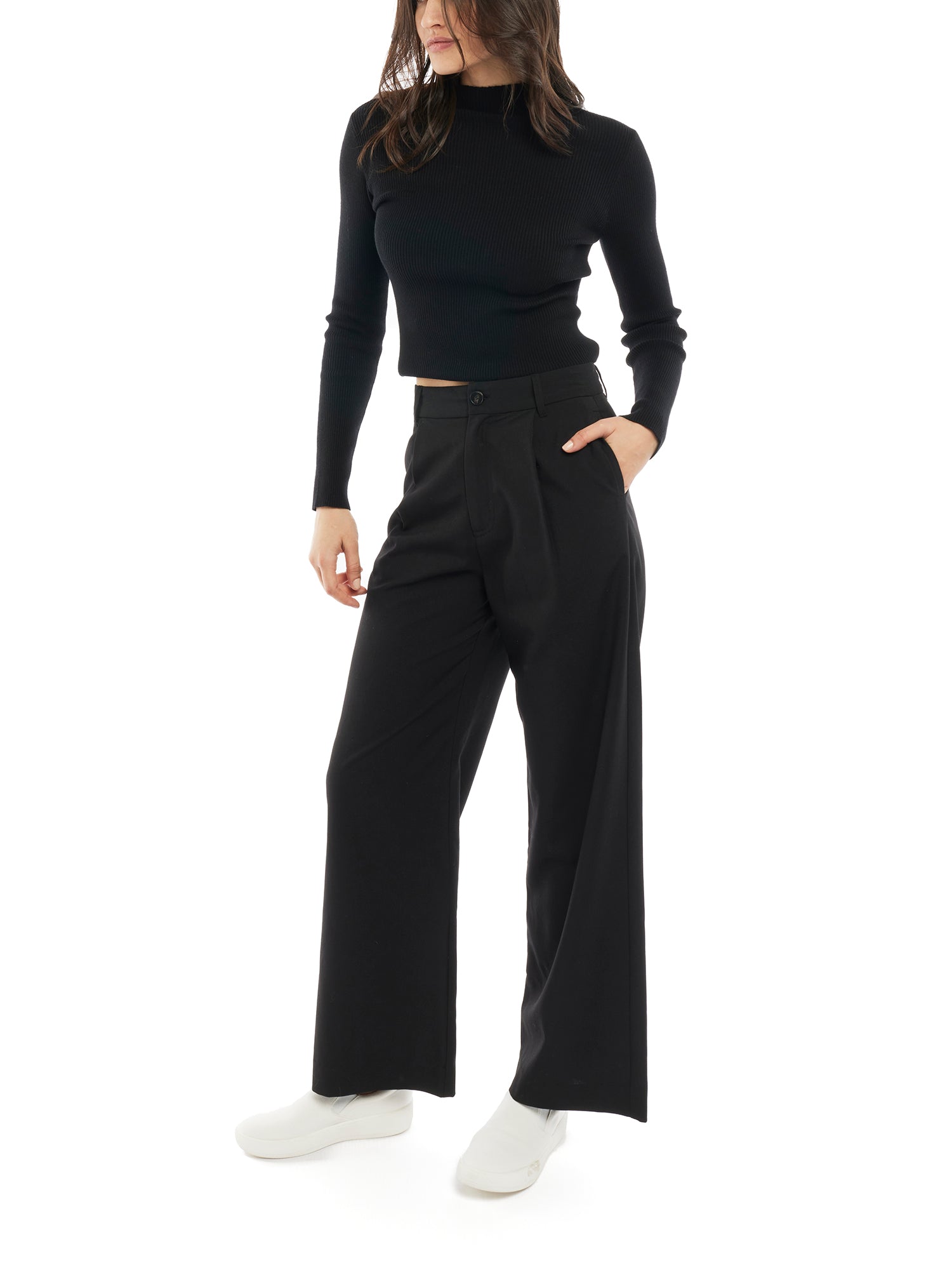 mid-rise, wide leg trousers with a zipper and button closure, side and back pockets - side view