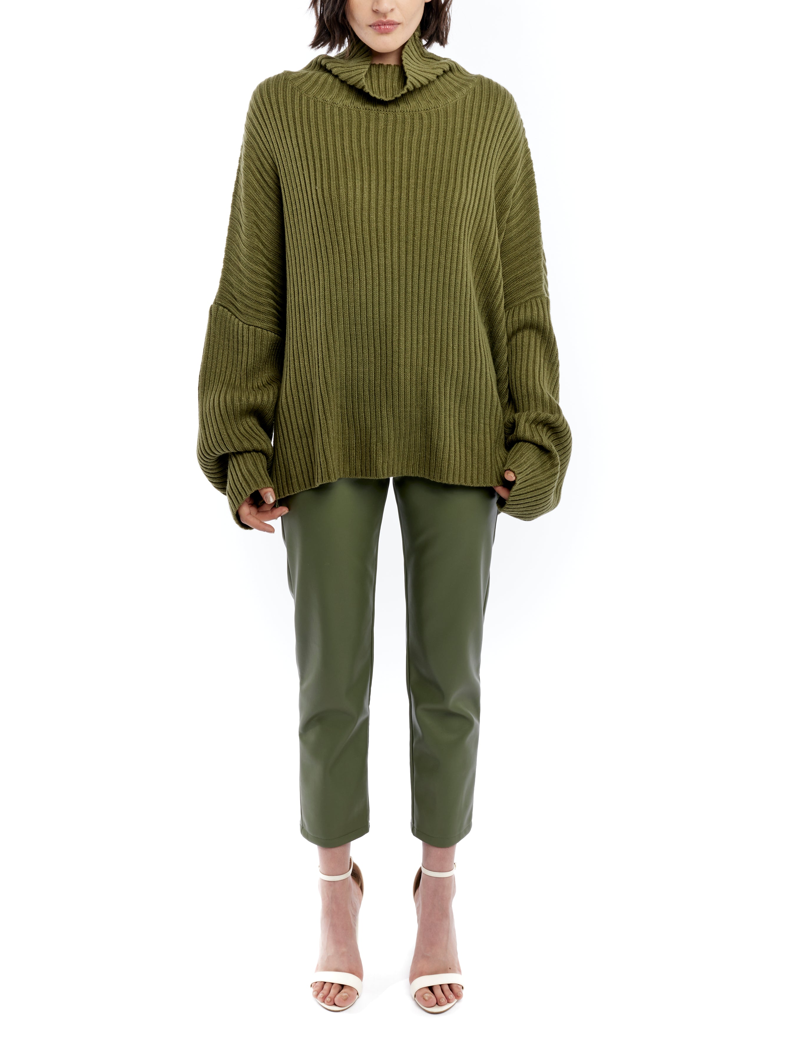 cozy, oversized sweater with ribbed detailing and comfy turtleneck in army green