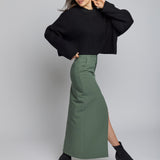 ribbed, thick crew neck sweater with a drop shoulder, relaxed fit and slightly cropped length in black