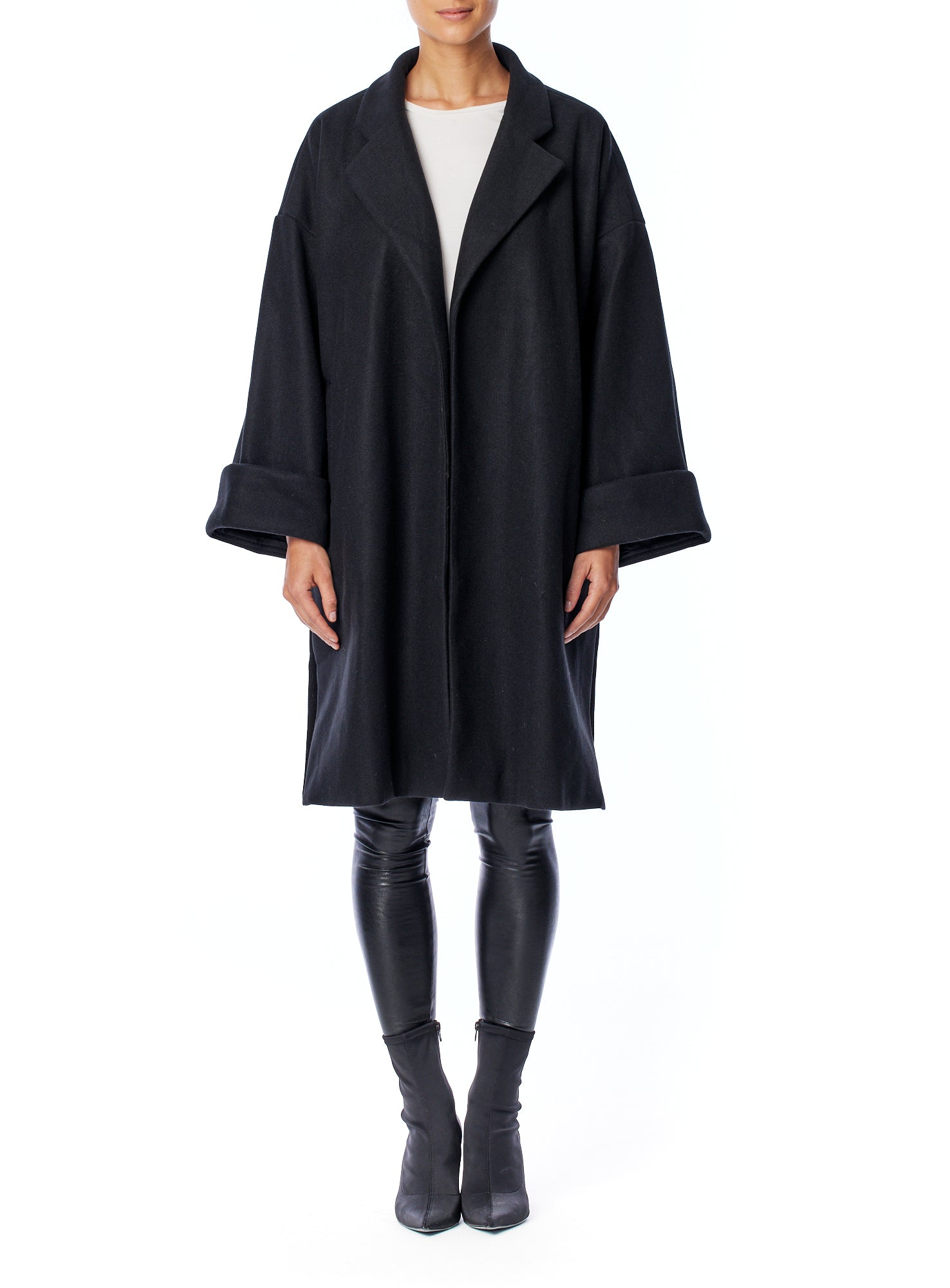 Cari faux wool oversized jacket with open front, large cuffs and side slits in black