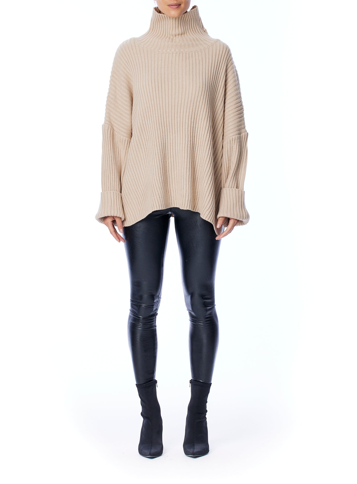 Cozy, oversized sweater with ribbed detailing and comfy turtleneck in oatmeal