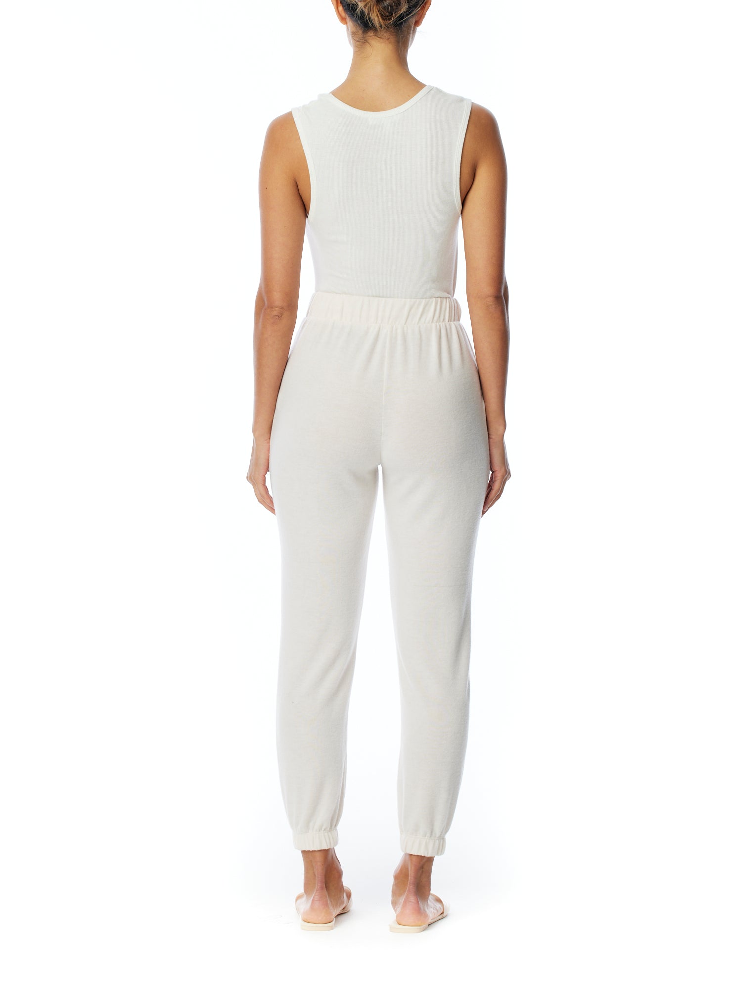 relaxed pocket pant with drawstring, elasticized waist and cuffs in cream