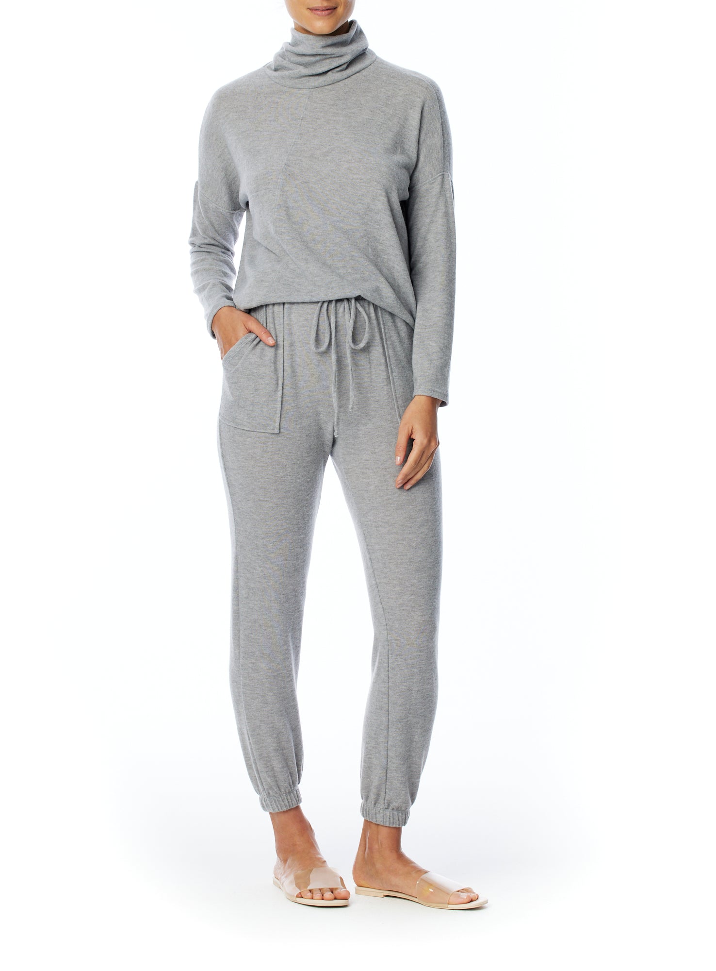 relaxed pocket pant with drawstring, elasticized waist and cuffs in heather grey